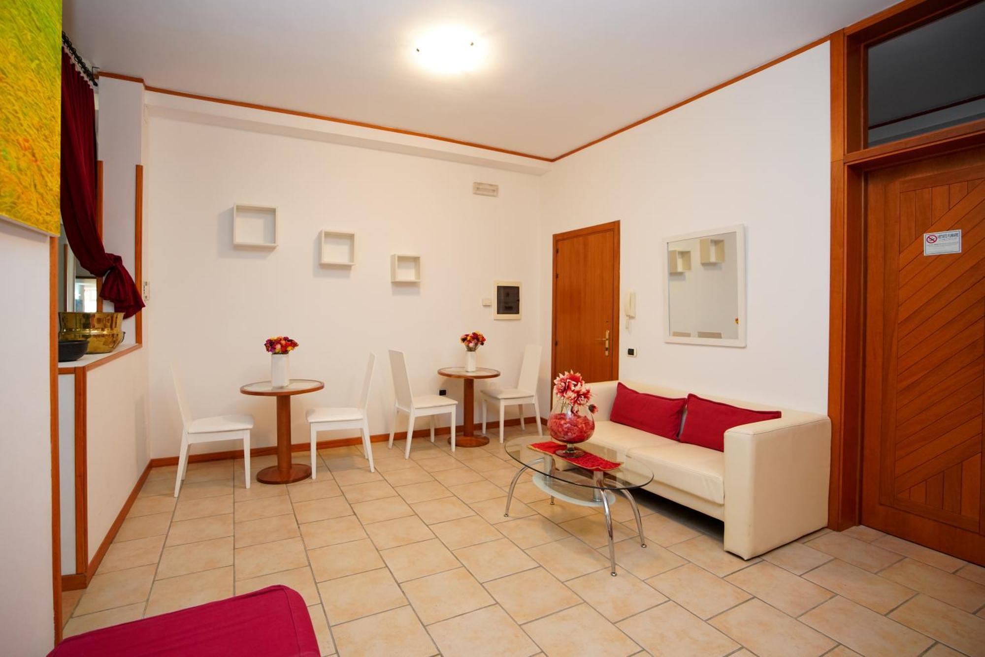 Residence Lupiae Lecce Exteriör bild